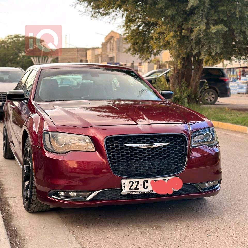 کرایسلەر 300